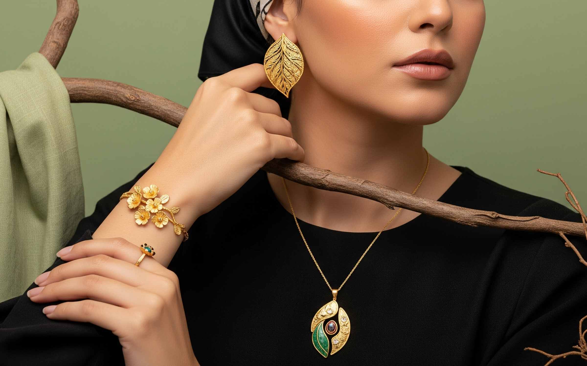 زیورآلات طلای با طرح برگ و گل با الهام از طبیعت سال ۲۰۲۵